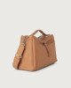 Orciani Borsa Bauletto Boxy Soft in pelle con tracolla Pelle martellata MANDORLA