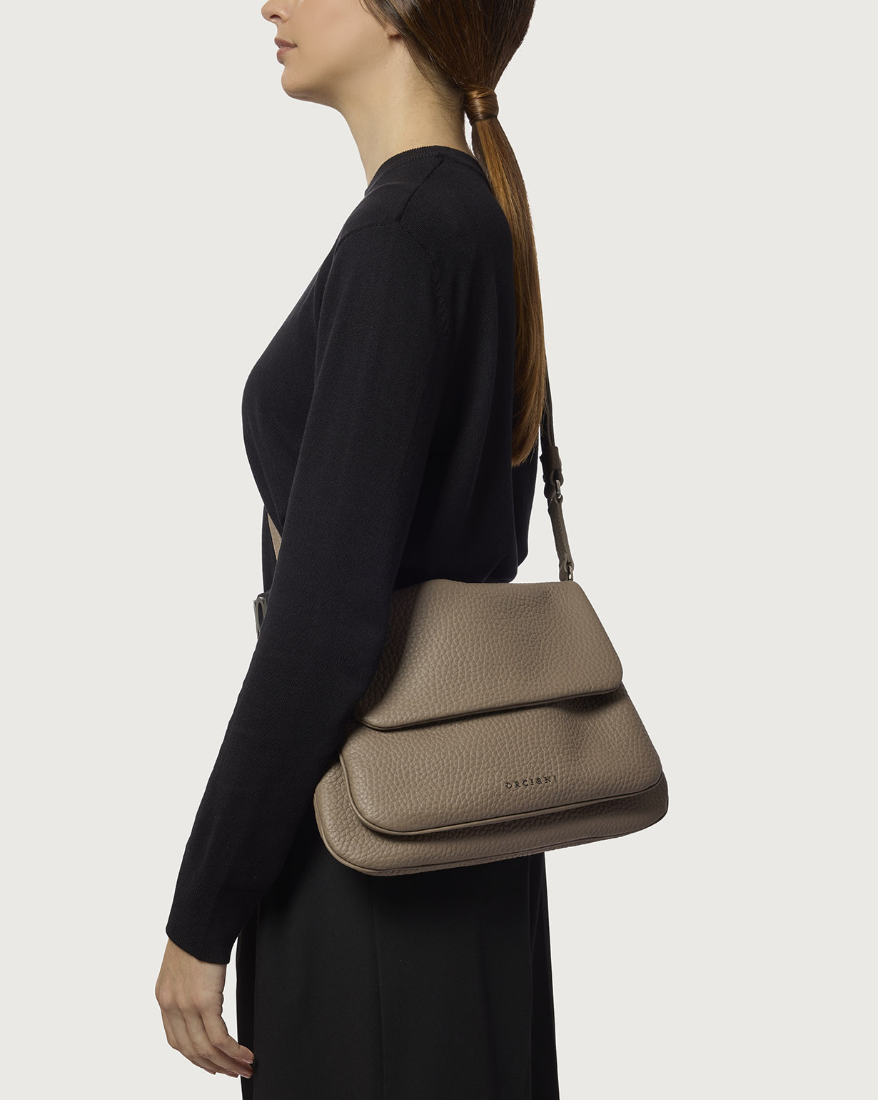 ORCIANI Diana Soft Small hammered leather crossbody bag color taupe