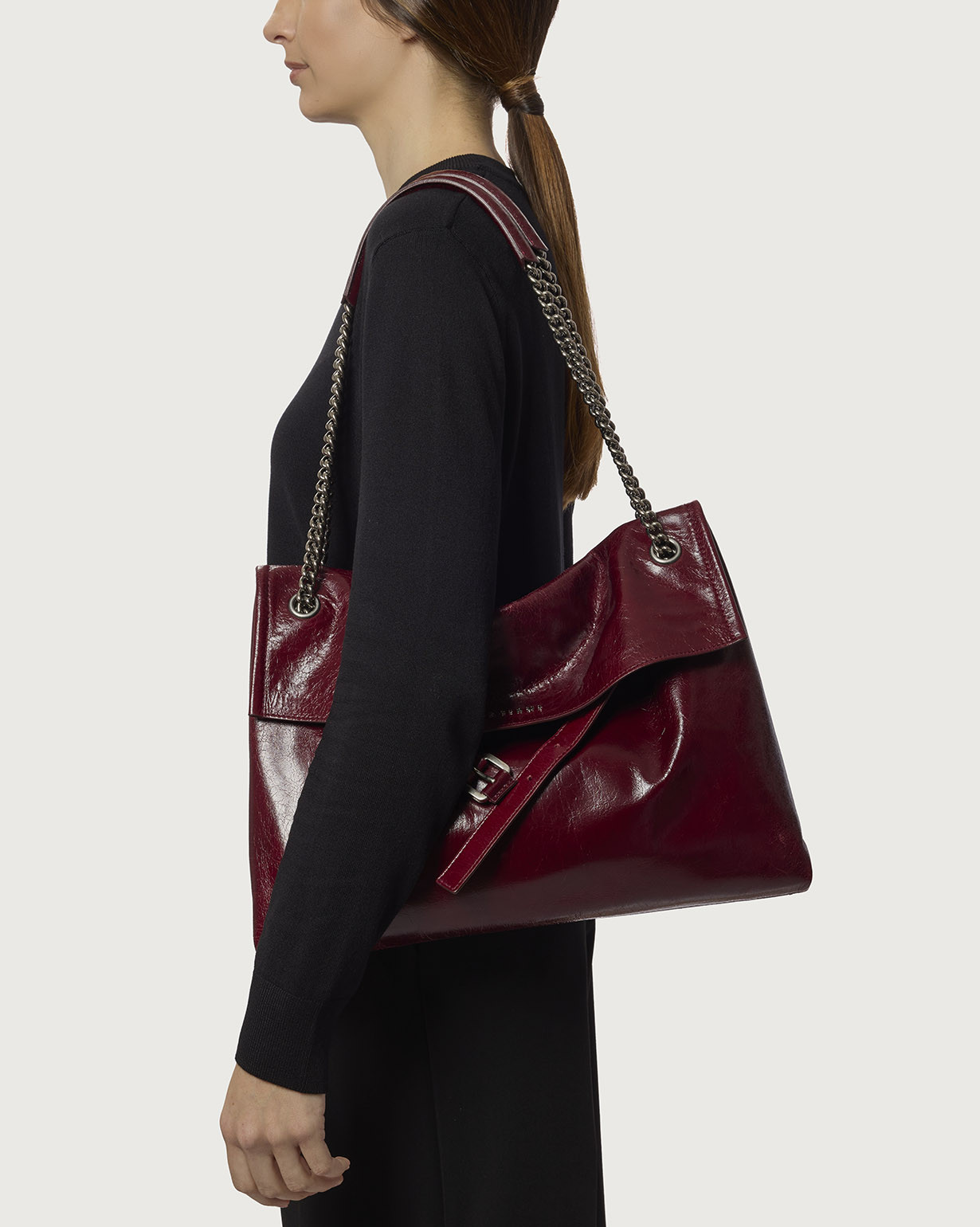 ORCIANI Venus Gotham Midi shiny leather shoulder bag. , color bordeaux